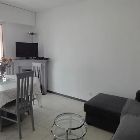 Tres Bien Situe Dans Le Centre Ville - Proche De La Plage Appartement