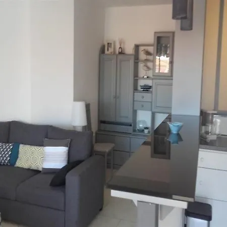 Appartement Tres Bien Situe Dans Le Centre Ville - Proche De La Plage