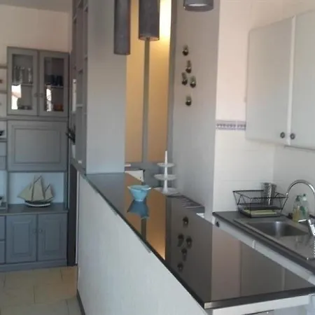 Appartement Tres Bien Situe Dans Le Centre Ville - Proche De La Plage *